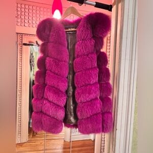 Gorgeous real dyed fox fur in size 4